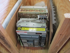 BREAKER, CIRCUIT, 600 FRAME AMP RATING, MASTERPACT NT 08N1 KIND, 3 POLE, 480 VOLT RATING SQUARE D DIRECT REPLACEMENT FOR NSR ABB K-600S INCLUDES ONE NEW 18" DOOR, MOUNTS USING EXISTING HINGES > CONTINUOUS CURRENT: 600A > INTERRUPTING RATING: 30KA @ 535VAC > 125VDC OPERATED > MICROLOGIC TRIP UNIT 5.0A > 800A SENSOR > 600A SENSOR PLUG > 18" DOOR, PART # NLI-NT08N1-LISB8-EODC-NSR-001 (W-44) LOADING & HANDLING FEE $15-